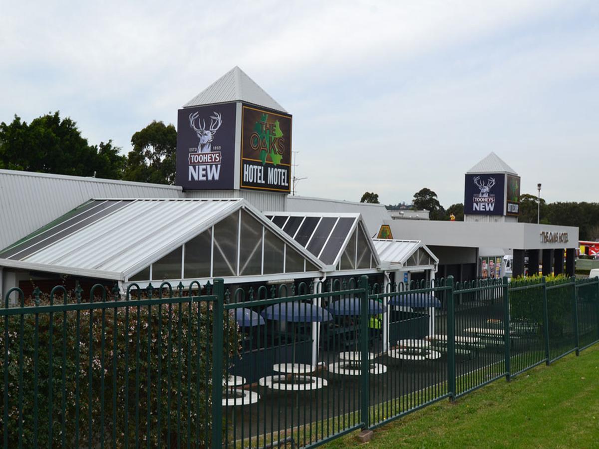 The Oaks Hotel Motel Albion Park Eksteriør bilde