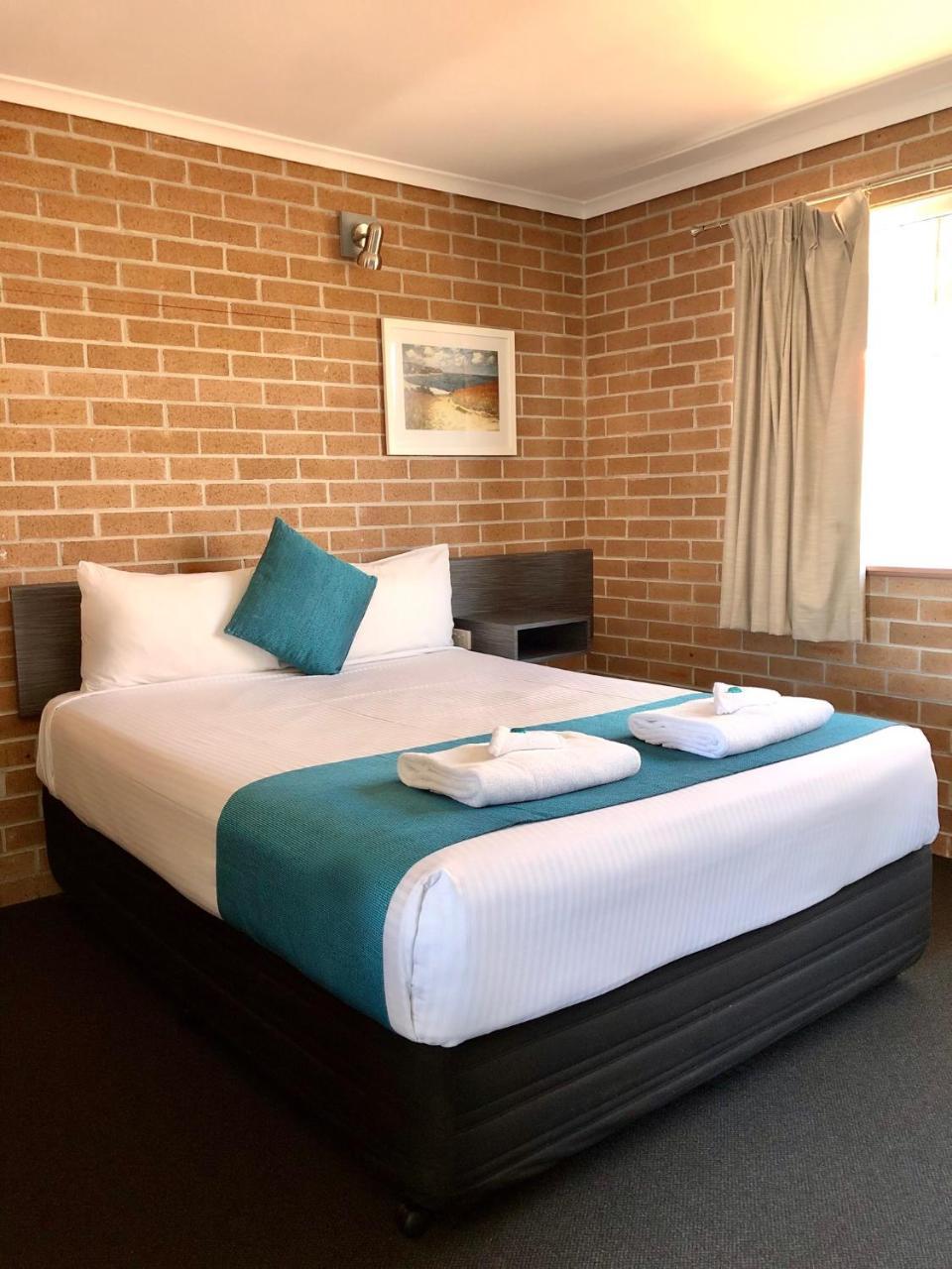The Oaks Hotel Motel Albion Park Eksteriør bilde